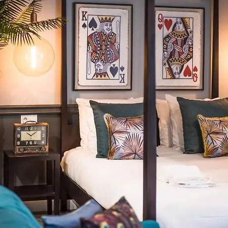 Apartment The Royal Elysee Paris