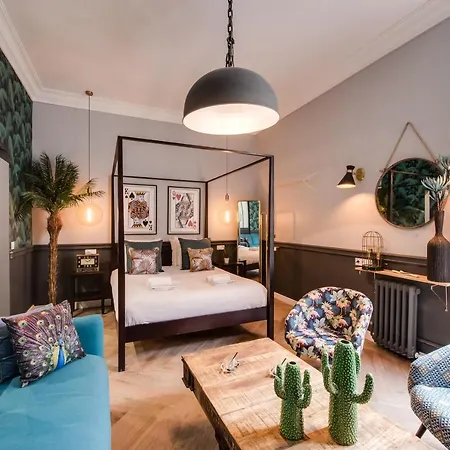 Apartment The Royal Elysee Paris