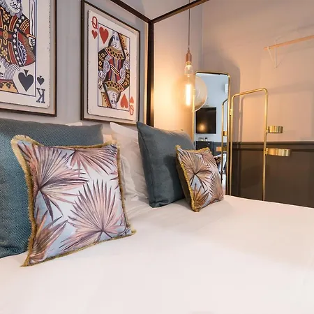 The Royal Elysee Apartman